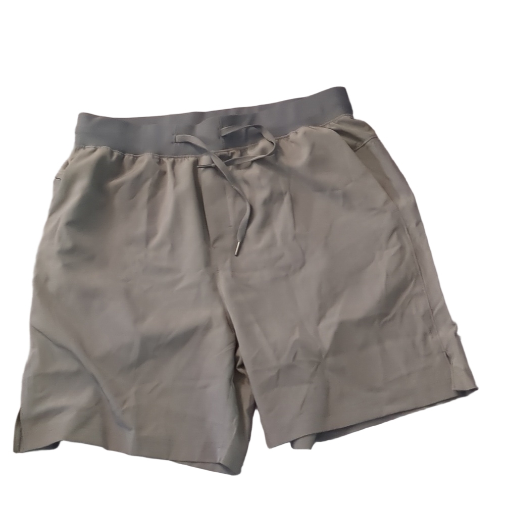 Soothfeel green shorts size Medium